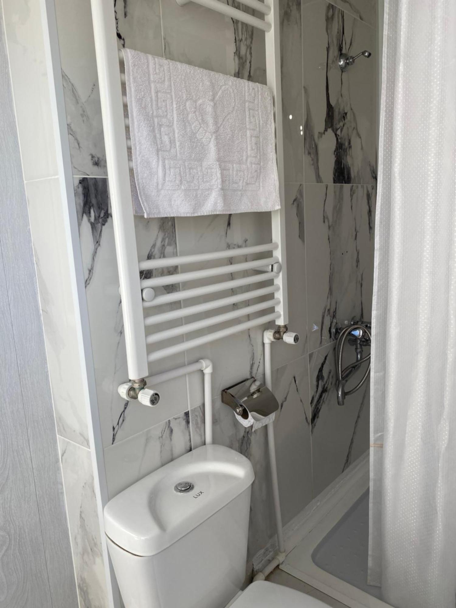 Guest House In Avlabari ティビリシ エクステリア 写真